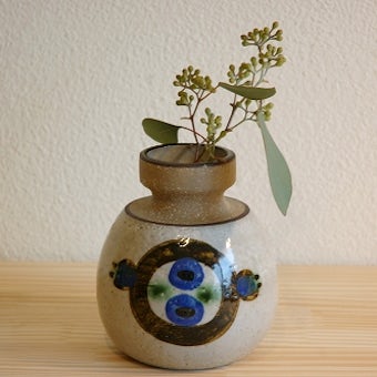 デンマーク陶器メーカー/Soeholm/スーホルム/ブルーベリー柄が可愛いストーンウェアの花瓶の商品写真