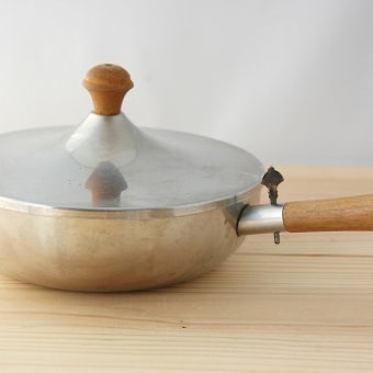 スウェーデンで見つけたレアなデザインの片手鍋の商品写真