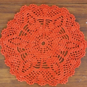 スウェーデンで見つけた手編みドイリー（ラウンド）/オレンジの商品写真
