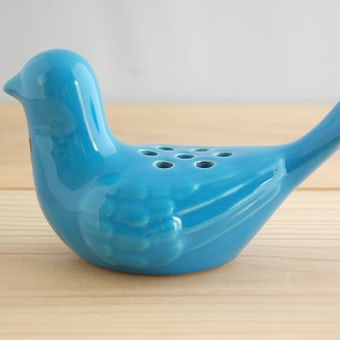 スウェーデンで見つけた陶器の小鳥のオブジェの商品写真