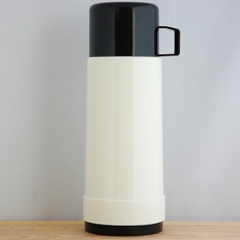 スウェーデンで見つけたヴィンテージ魔法瓶（ホワイト）の商品写真