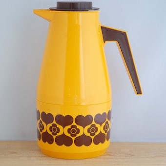 スウェーデンで見つけたプラスティック製ヴィンテージ魔法瓶（橙色）の商品写真