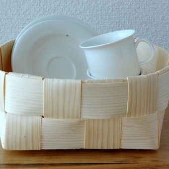 北欧のかご/フィンランド製のパインかご（ブレッドバスケット）の商品写真