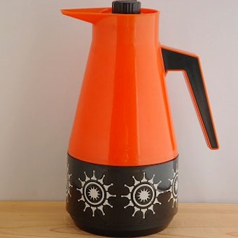 スウェーデンで見つけたプラスティック魔法瓶（オレンジ＆ブラック）の商品写真
