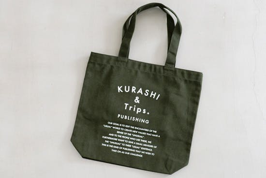 KURASHI&Tripsトートバッグ - バッグ