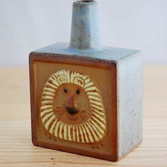 デンマークで見つけた陶器の一輪挿し（ライオン）の商品写真