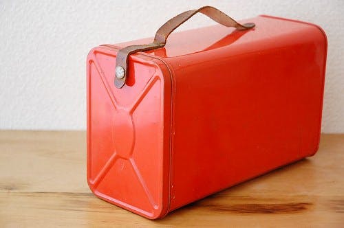 デンマークで見つけたピクニック缶ケース（レッド）の商品写真