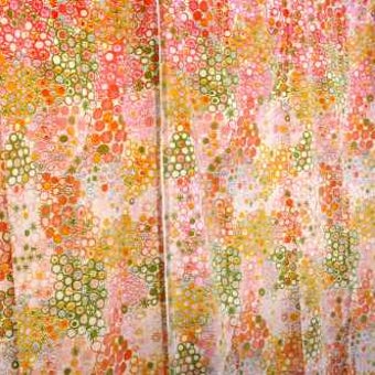 スウェーデンで見つけたカーテン2枚セット（パステル花柄）の商品写真