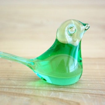 スウェーデンで見つけたガラスの小鳥オブジェ（グリーン小）の商品写真