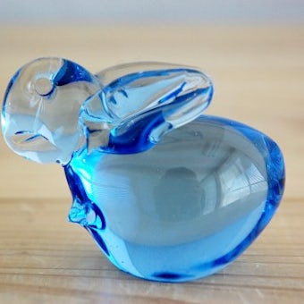 スウェーデンで見つけたガラスのオブジェ（うさぎ）の商品写真