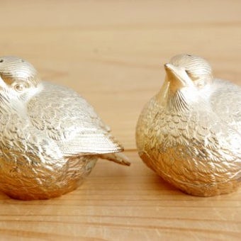 スウェーデンで見つけた小鳥の調味料入れ2個セット（ゴールド）の商品写真
