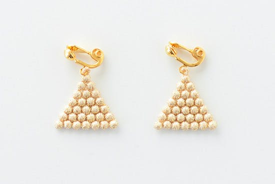 【取り扱い終了】000/イヤリング/Grain triangle（ゴールド）の商品写真