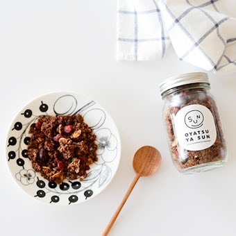 【取扱終了】4種のベリーのココアグラノーラ(瓶入り)/OYATSUYA SUNの商品写真