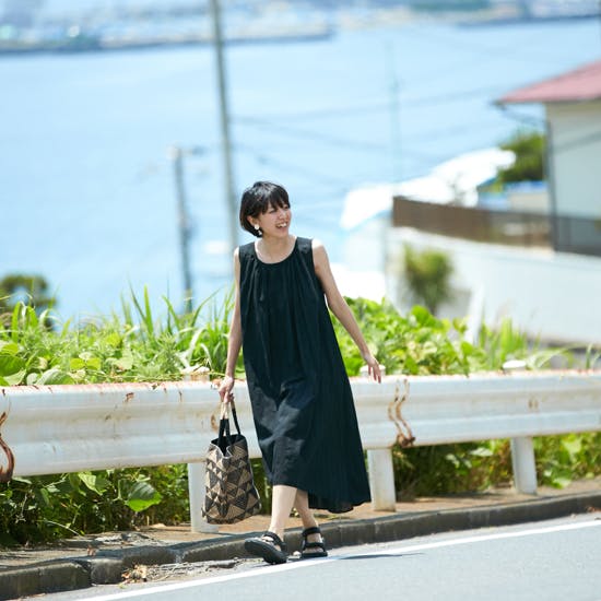 旅の気分に着がえよう くしゅっと丸めてok ロングワンピース Kurashi Trips Publishing 北欧 暮らしの道具店