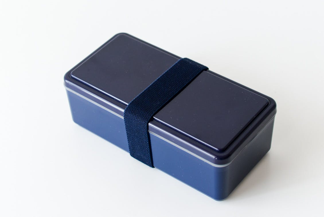 フタが保冷剤になるランチボックス/500ml/ネイビーの商品写真
