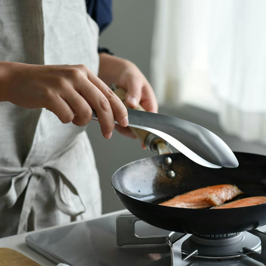 指先に花を添えるリング - 北欧、暮らしの道具店