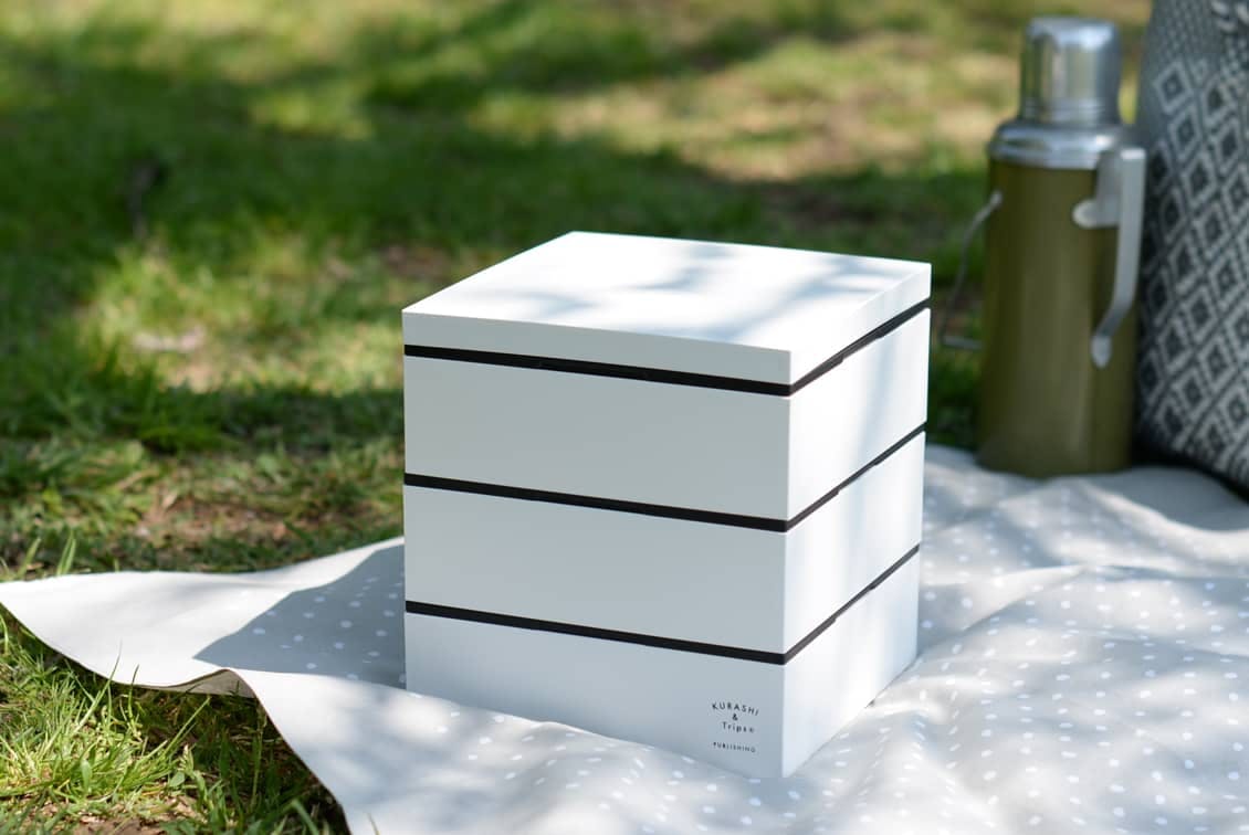 「いつもの料理も晴れやかに」お重セット（ふろしき付き）/KURASHI&amp;Trips PUBLISHINGの商品写真