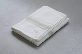 さらりと心地よい、コットンリネンのバスタオル（ホワイト×ベージュ）の商品写真
