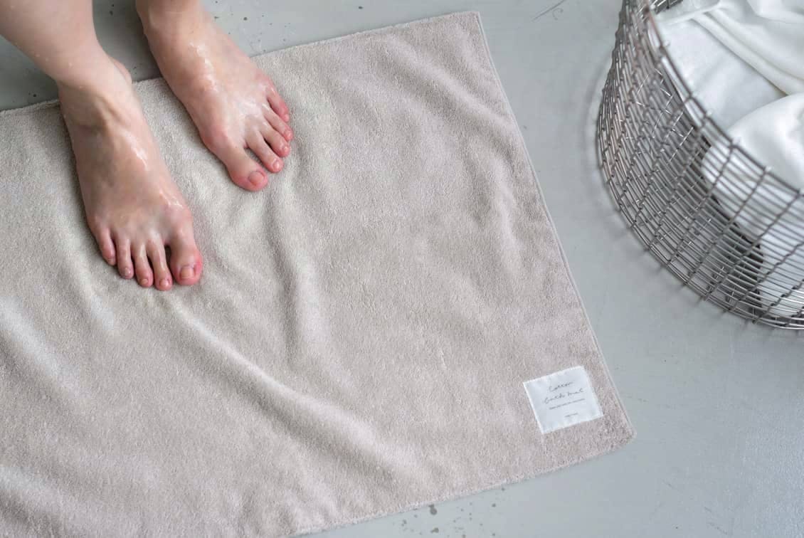 たっぷり吸ってさらっと乾く、コットンバスマット（ベージュ）の商品写真