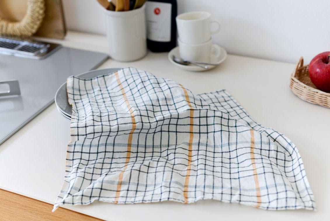 【取り扱い終了】「気分も彩るキッチンに」正方形のキッチンクロス（グラフチェック）の商品写真