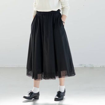 【取り扱い終了】utilite/ユティリテ/刺繍レーススカート（ブラック）の商品写真