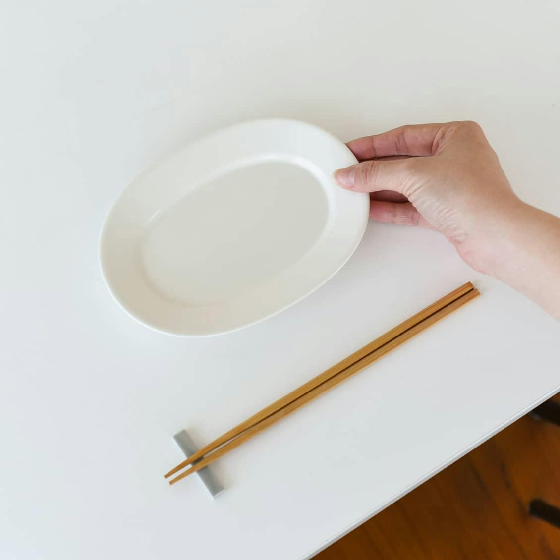 平日夜のわたしの味方」おかずが引き立つオーバルプレート