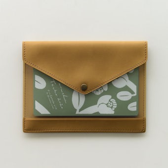 「クラシ手帳」がおさまるマルチケース(キャメル)/KURASHI&Trips PUBLISHINGの商品写真