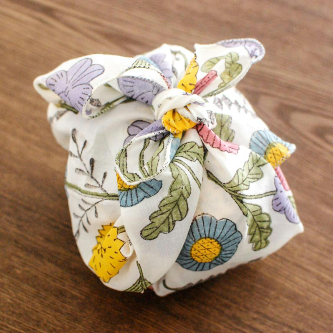 【取り扱い終了】鹿児島睦デザイン/ハンカチ/花（カラー）の商品写真