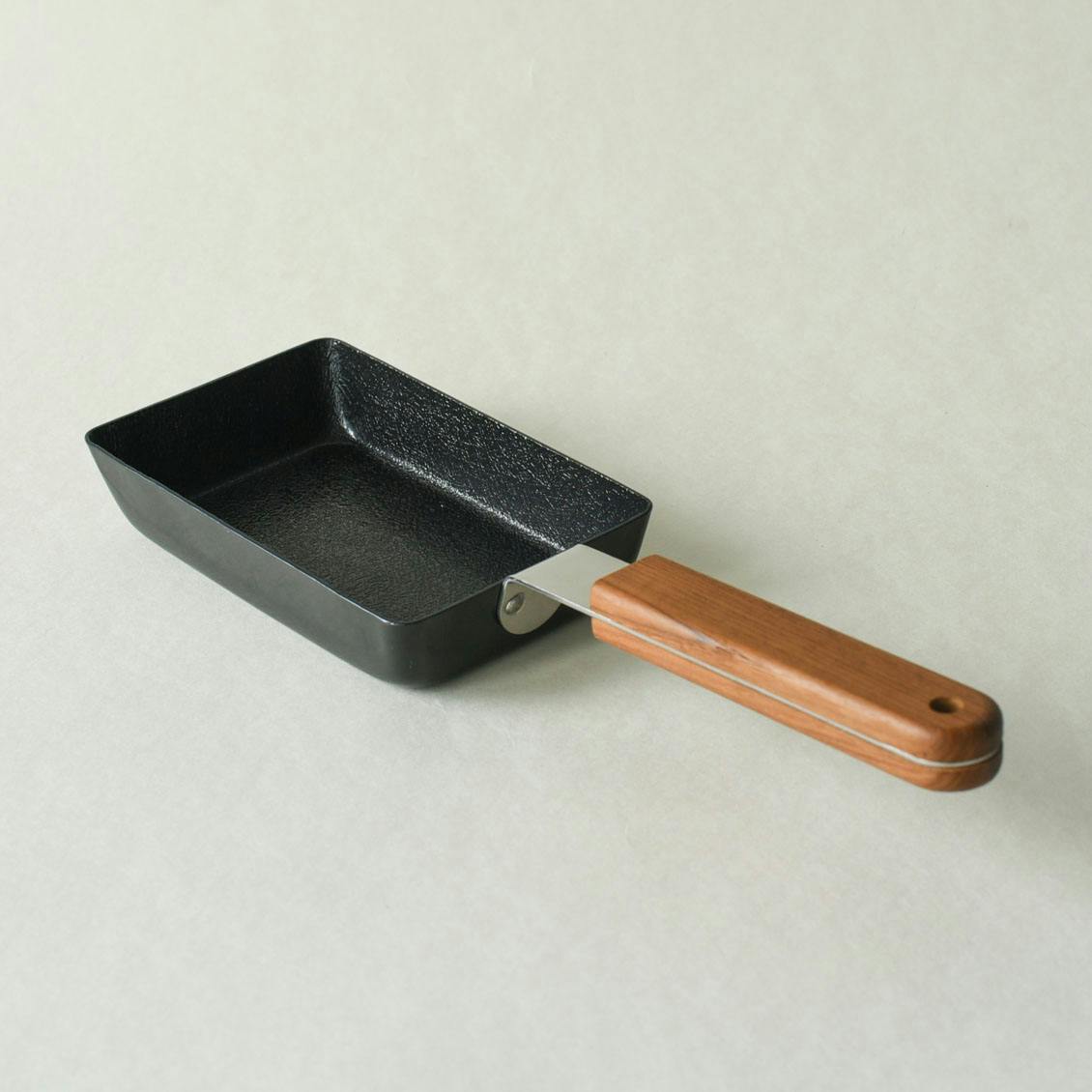 ambai/玉子焼・卵焼きフライパン/角小（約9.5cm× 14.9cm）の商品写真