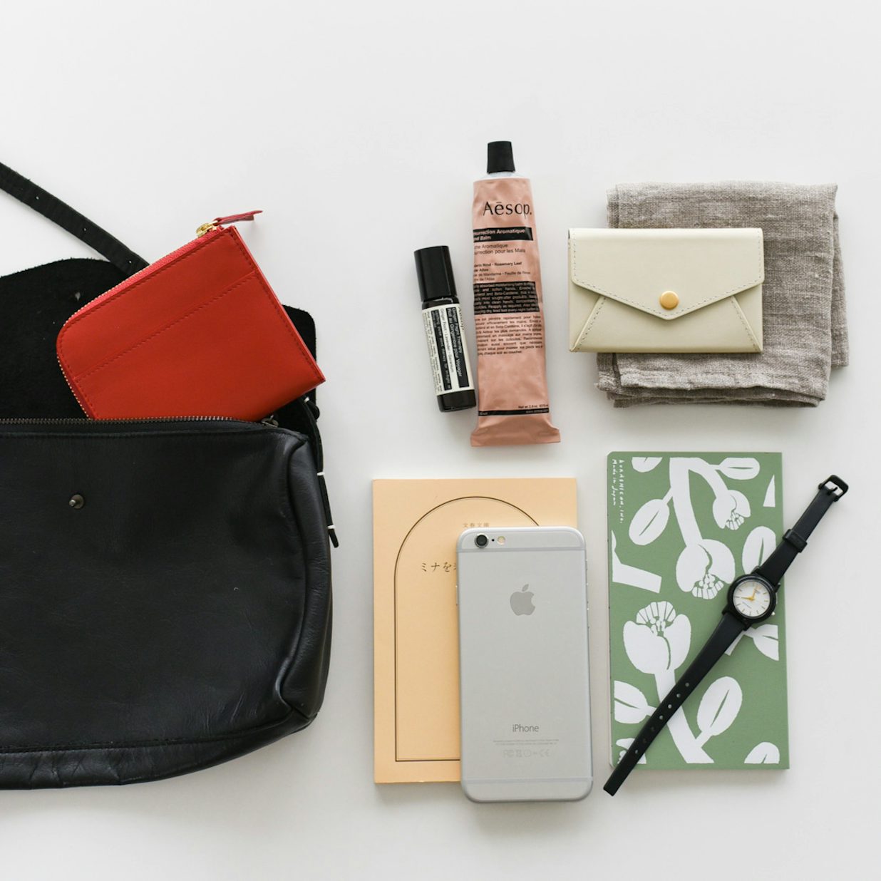 スリムに見えて収納上手 L字ファスナーのミニ財布 北欧 暮らしの道具店 スリムに見えて収納上手 L字ファスナーのミニ財布 北欧 暮らしの道具店