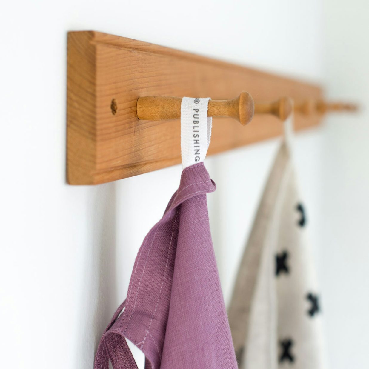 リネンのエプロンワンピース Fog Linen Work Kurashi Trips Publishing 北欧 暮らしの道具店 リネンのエプロンワンピース Fog Linen Work Kurashi Trips Publishing 北欧 暮らしの道具店