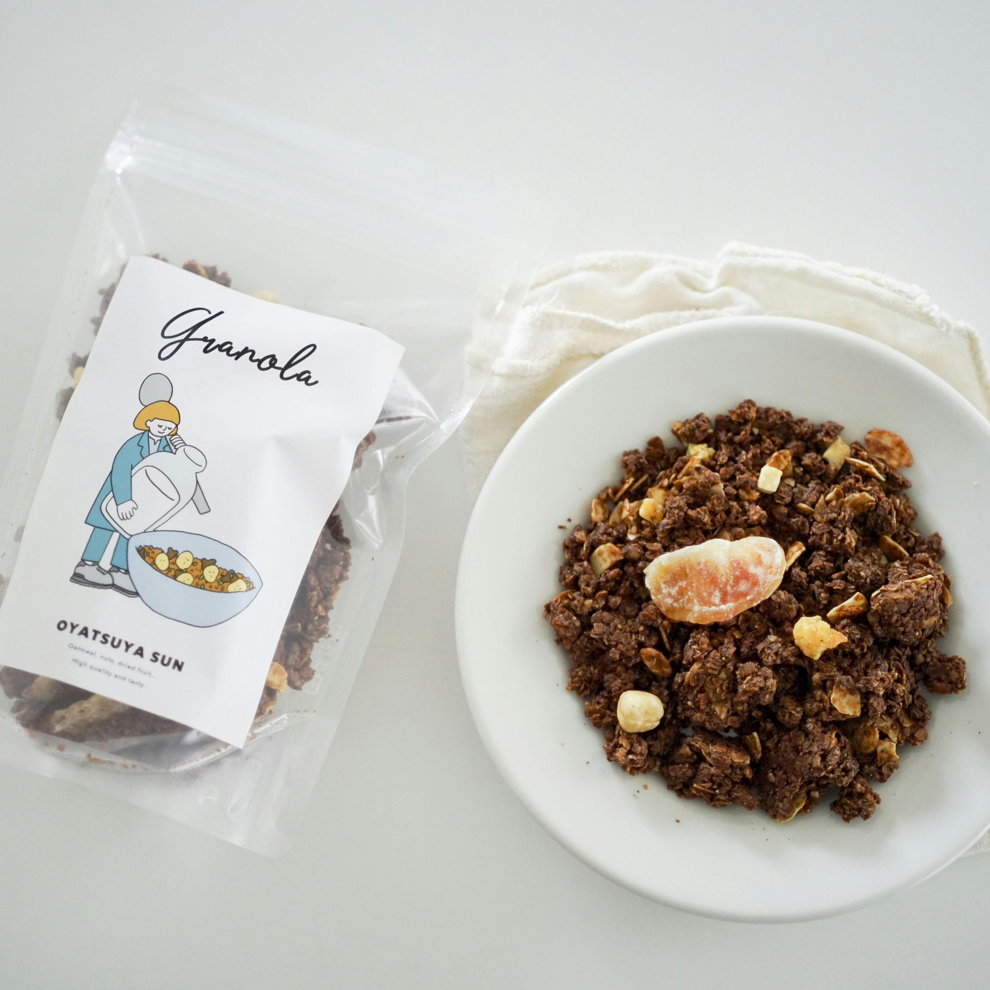 【取扱終了】オレンジとヘーゼルナッツのココアグラノーラ/OYATSUYA SUN（袋）の商品写真
