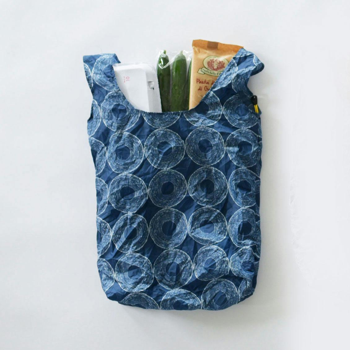 イイダ傘店 / くしゃっと収納エコバッグ（バウムクーヘン）/ ブルーの商品写真