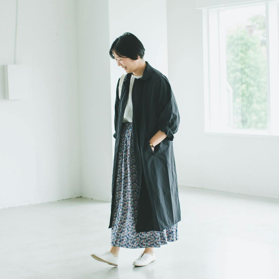 自転車もノーストレス」晴れの日も着たいレインコート（バッグ付き