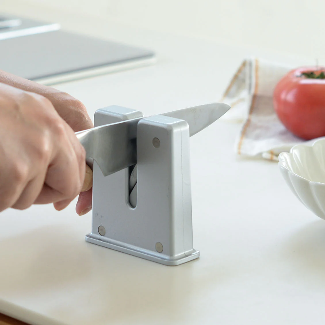 切れ味がよみがえるシャープナー / 包丁研ぎ - 北欧、暮らしの道具店