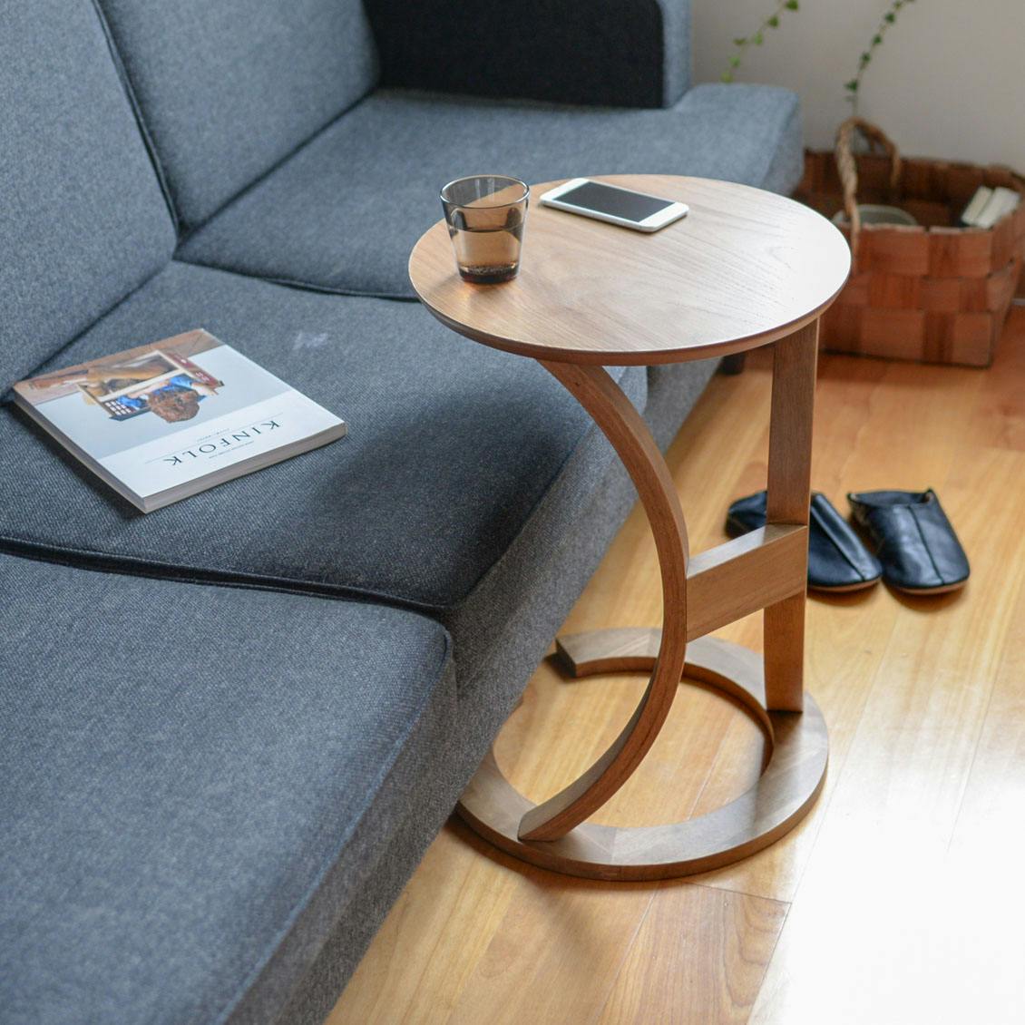 木のサイドテーブル - 北欧、暮らしの道具店