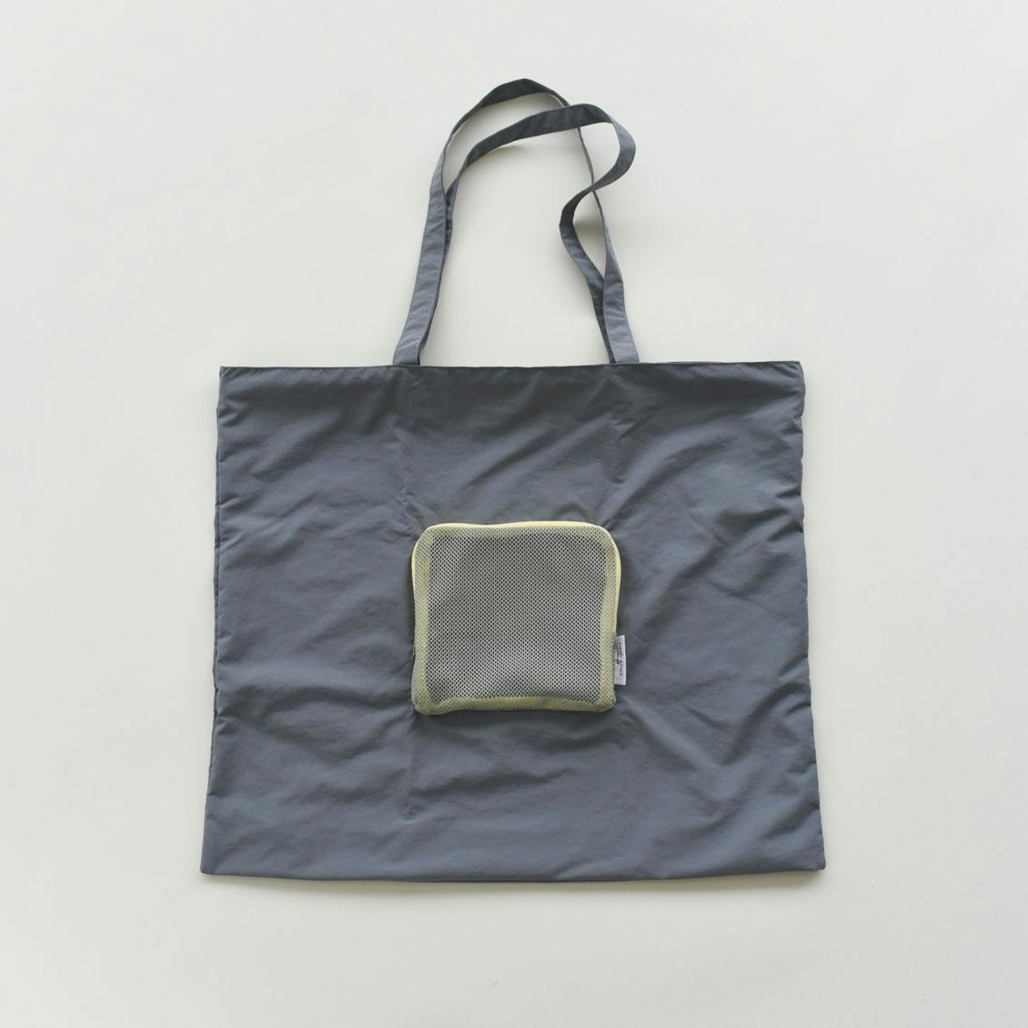 「よごれもの、まとめてお任せ」お出かけに便利なランドリートート（イエロー）の商品写真