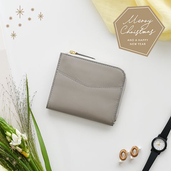 【取り扱い終了】【クリスマス限定ギフトバッグ】「スリムに見えて収納上手」ミニ財布（ペールグレー）の商品写真
