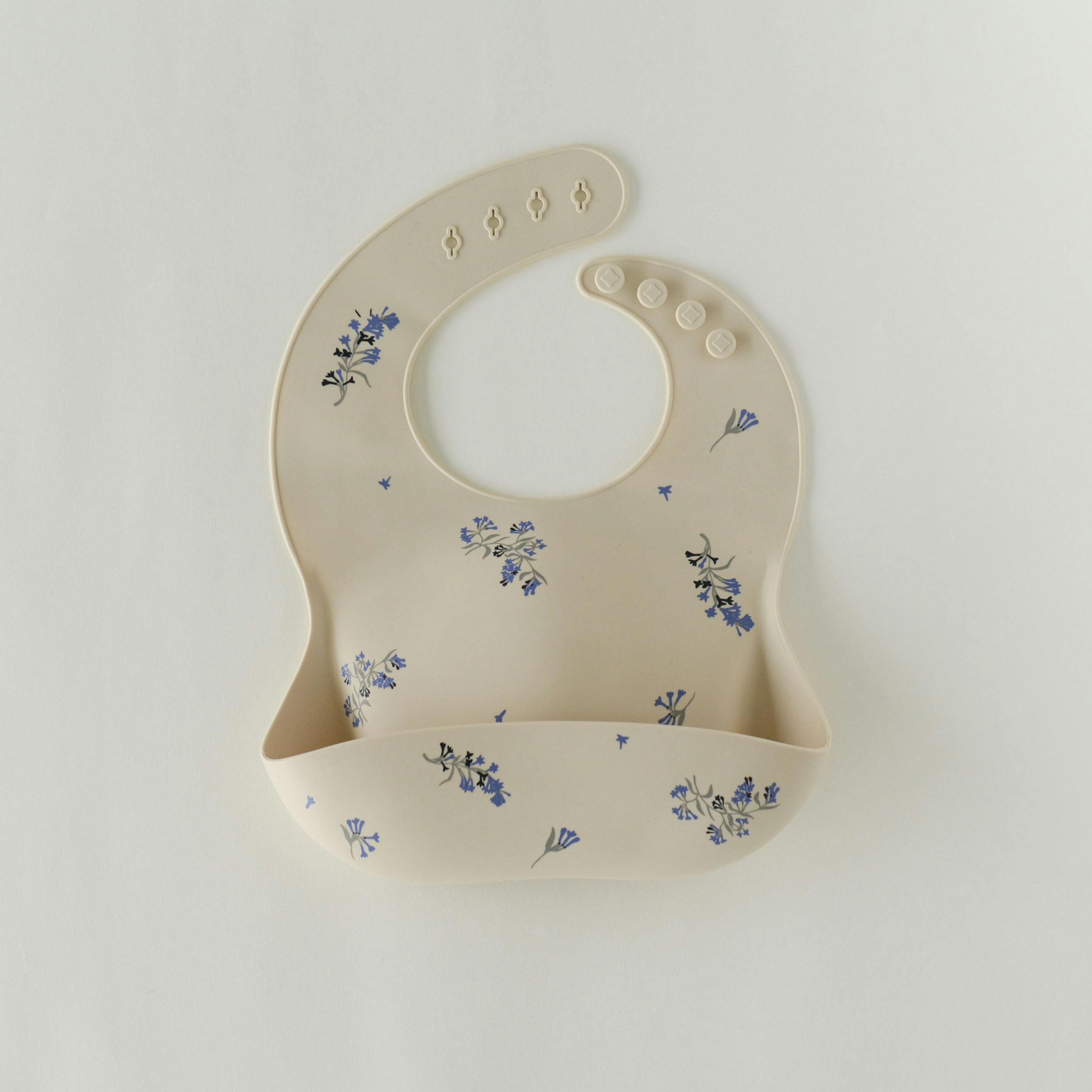 mushie / シリコンビブ（ライラックフラワー）の商品写真