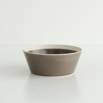 yumiko iihoshi porcelain × 木村硝子店 / dishes / ボウル (径12.5cm) / ファーンブラウンの商品写真