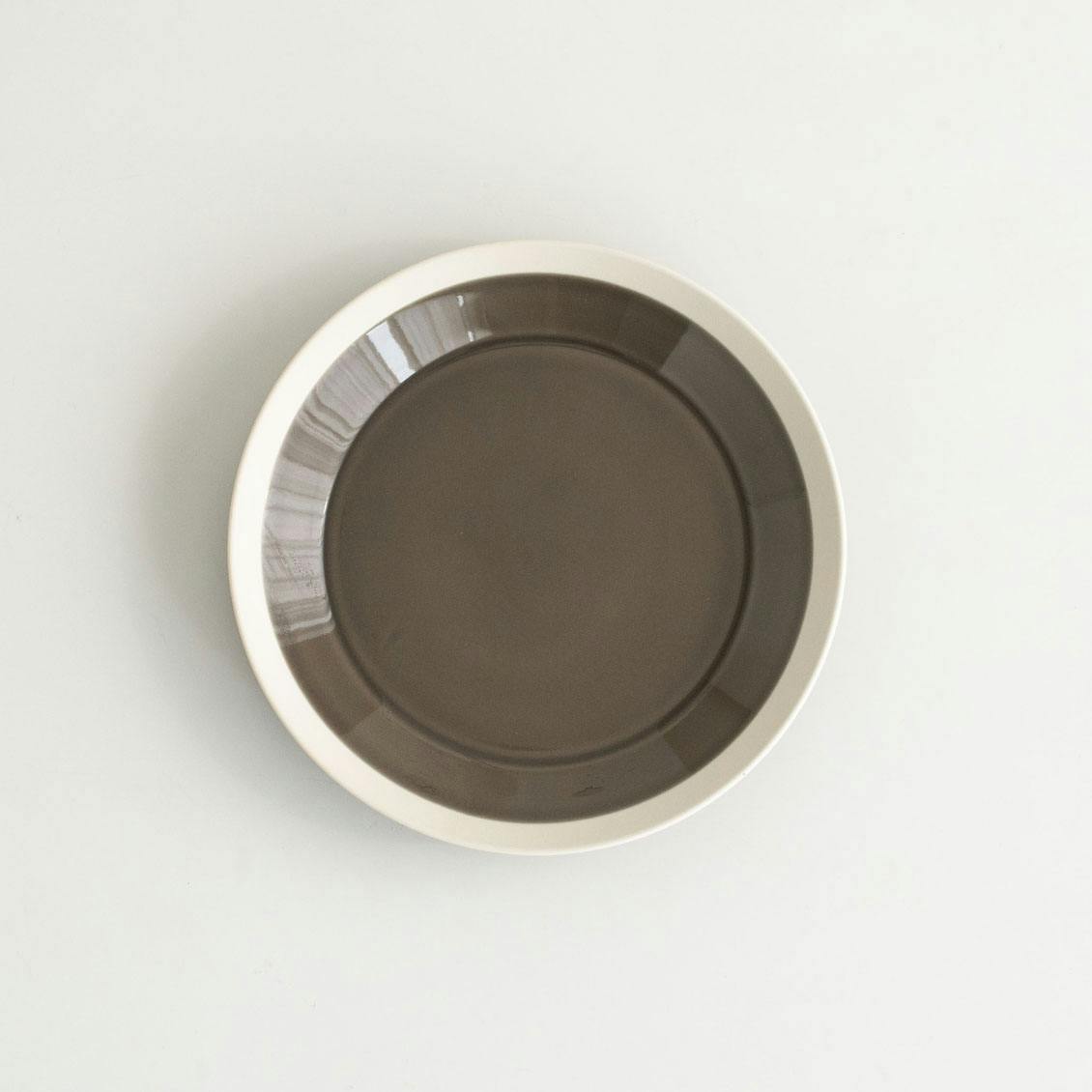 yumiko iihoshi porcelain × 木村硝子店 / dishes / プレート (径18cm) / ファーンブラウンの商品写真