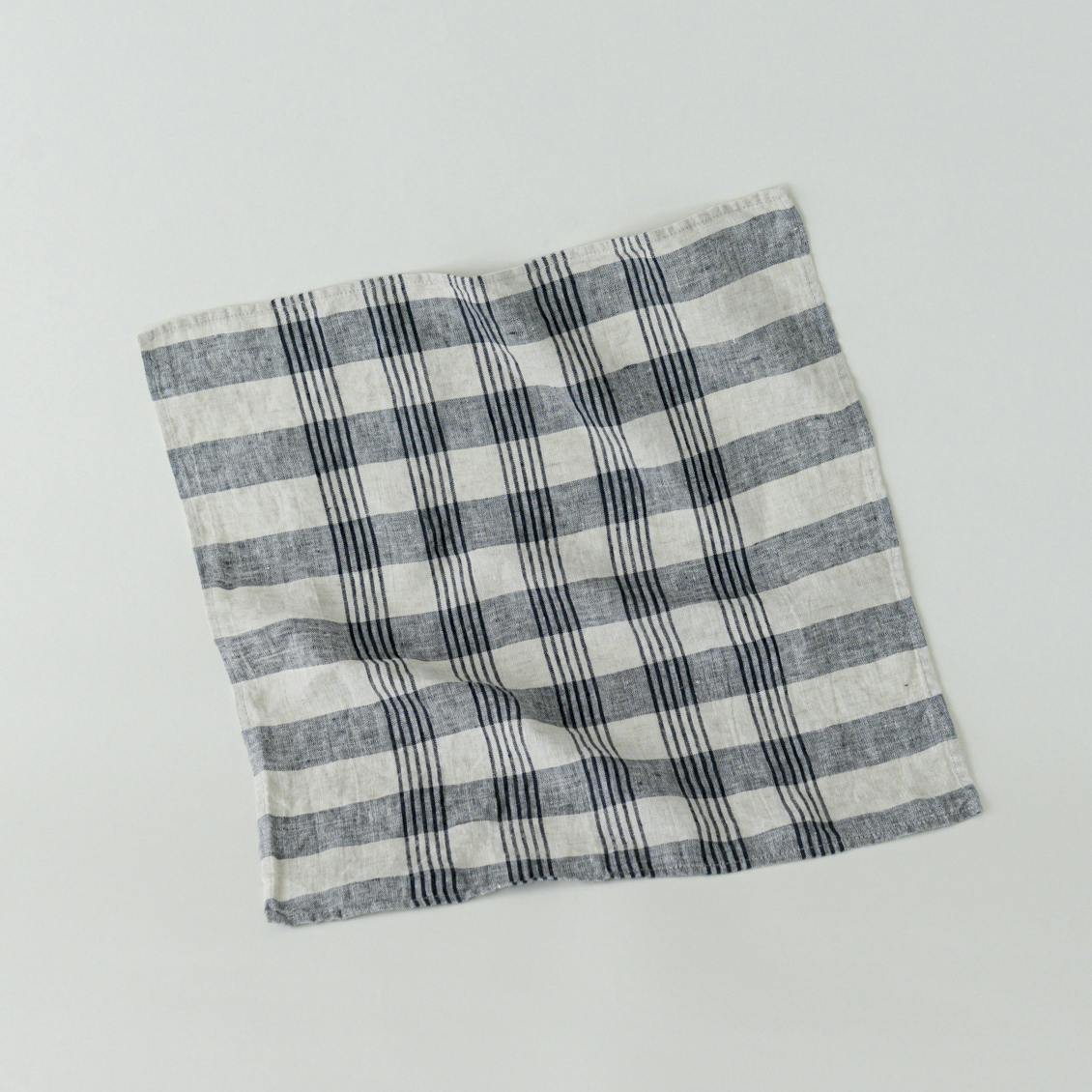 Lino e Lina リネンハンカチ / アヴィロン ダークブルーの商品写真