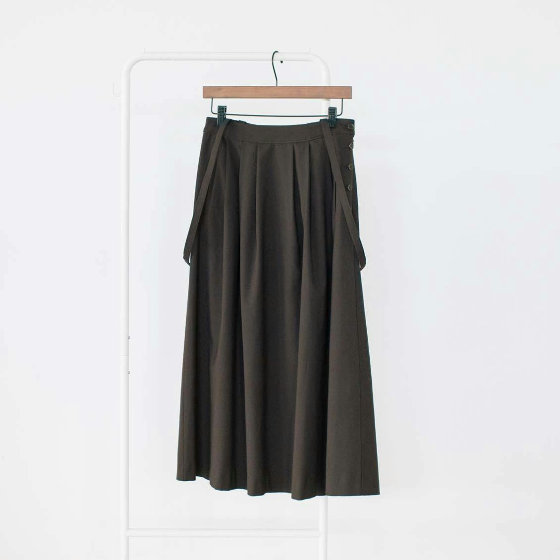 北欧、暮らしの道具店  ストラップ付きスカート