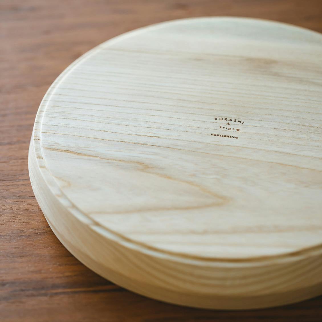北欧暮らしの道具店 天然木の丸いお盆 約22.4cm 持ち運べる、私の居場所」天然木の丸いお盆 - 北欧、暮らしの道具店