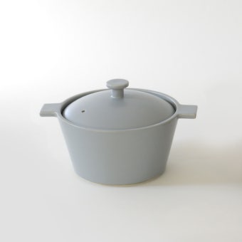 「コンロからそのまま食卓へ」ひとりサイズの土鍋（φ15.5cm）/ グレーの商品写真
