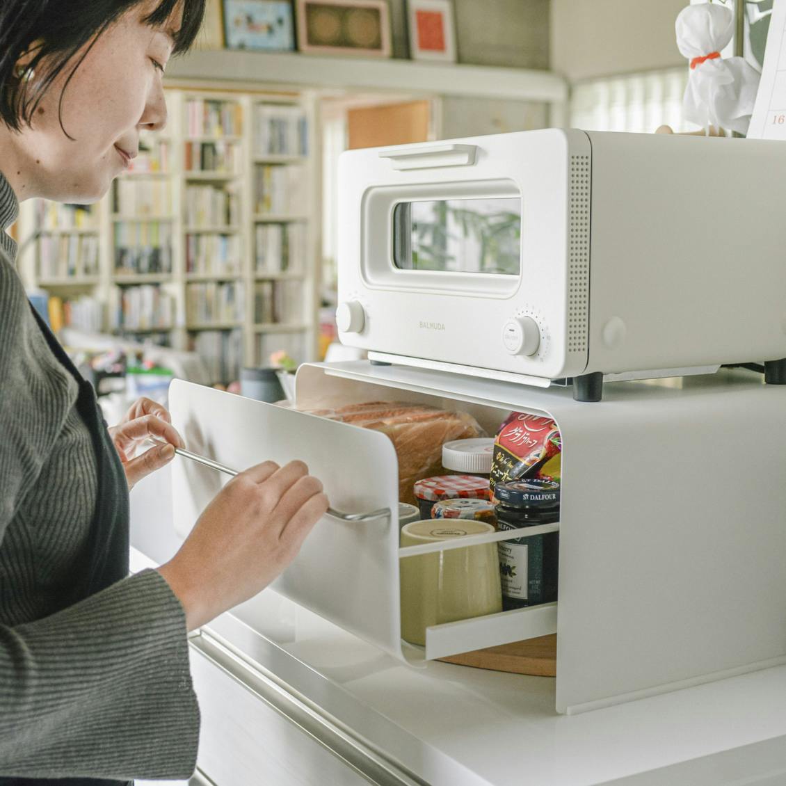 トースターが置けるブレッドケース（ホワイト・カームグレー） - 北欧、暮らしの道具店