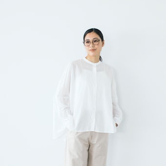 【今季終了】mizuiro ind / ミズイロインド / バックギャザーワイドシャツ / オフホワイトの商品写真