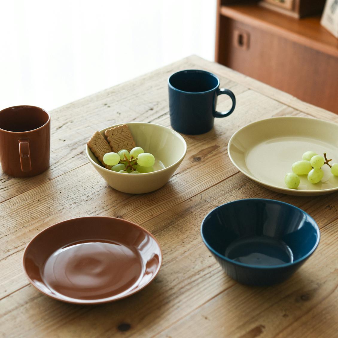 iittala / Teema / ティーマ / プレート / 21cm / ヴィンテージブルー / ヴィンテージブラウン - 北欧、暮らしの道具店