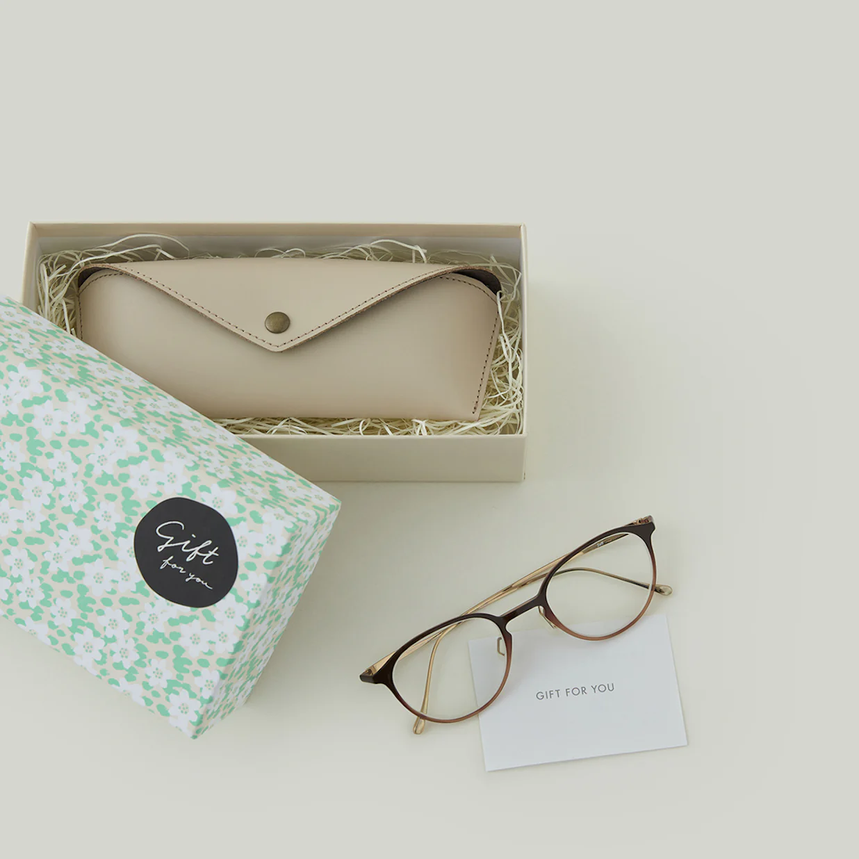 母の日限定ギフト お出かけにお気に入りを メガネケース メガネ拭き付き 北欧 暮らしの道具店 母の日限定ギフト お出かけにお気に入りを メガネケース メガネ拭き付き 北欧 暮らしの道具店