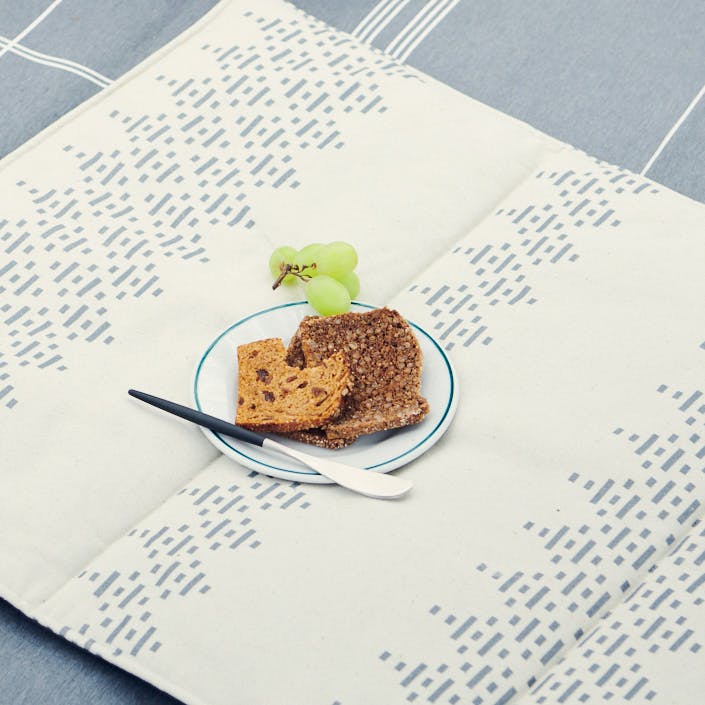 【取り扱い終了】北欧柄のシートクッション（白樺の森）の商品写真